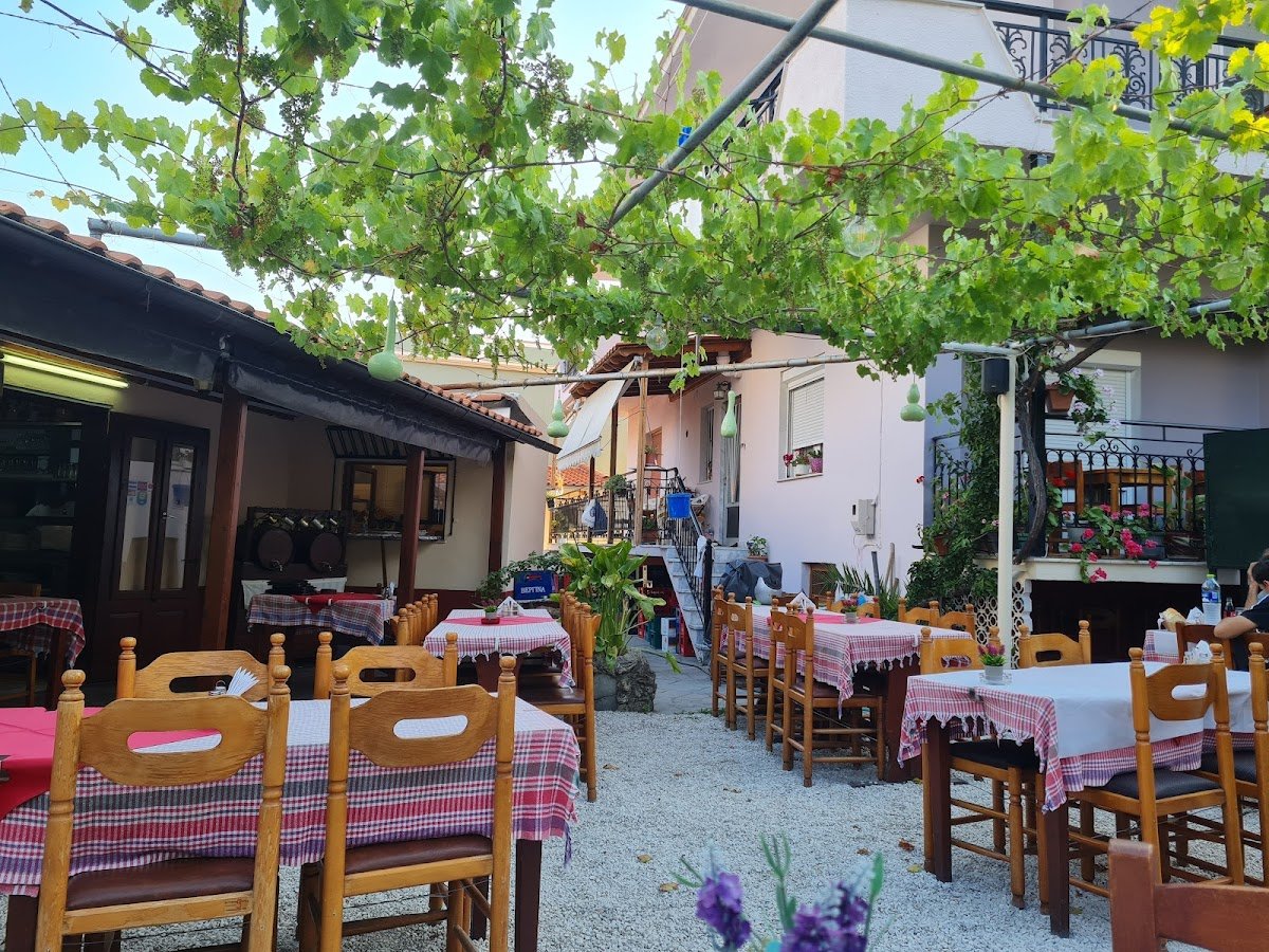 Tavern - Grill Georgios — tavernă în Potos, Thassos