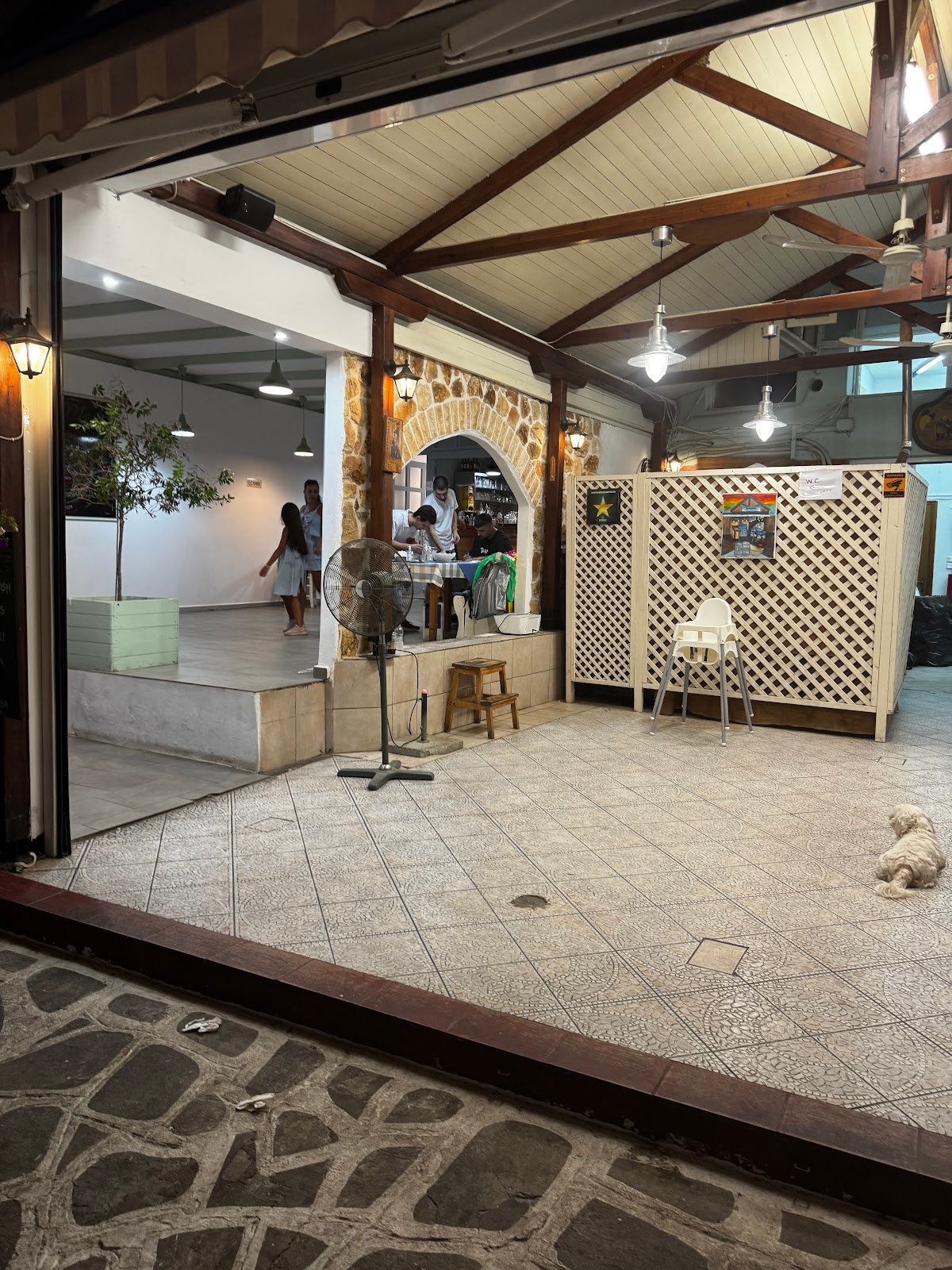 Taverna Poseidon — tavernă în Potos, Thassos